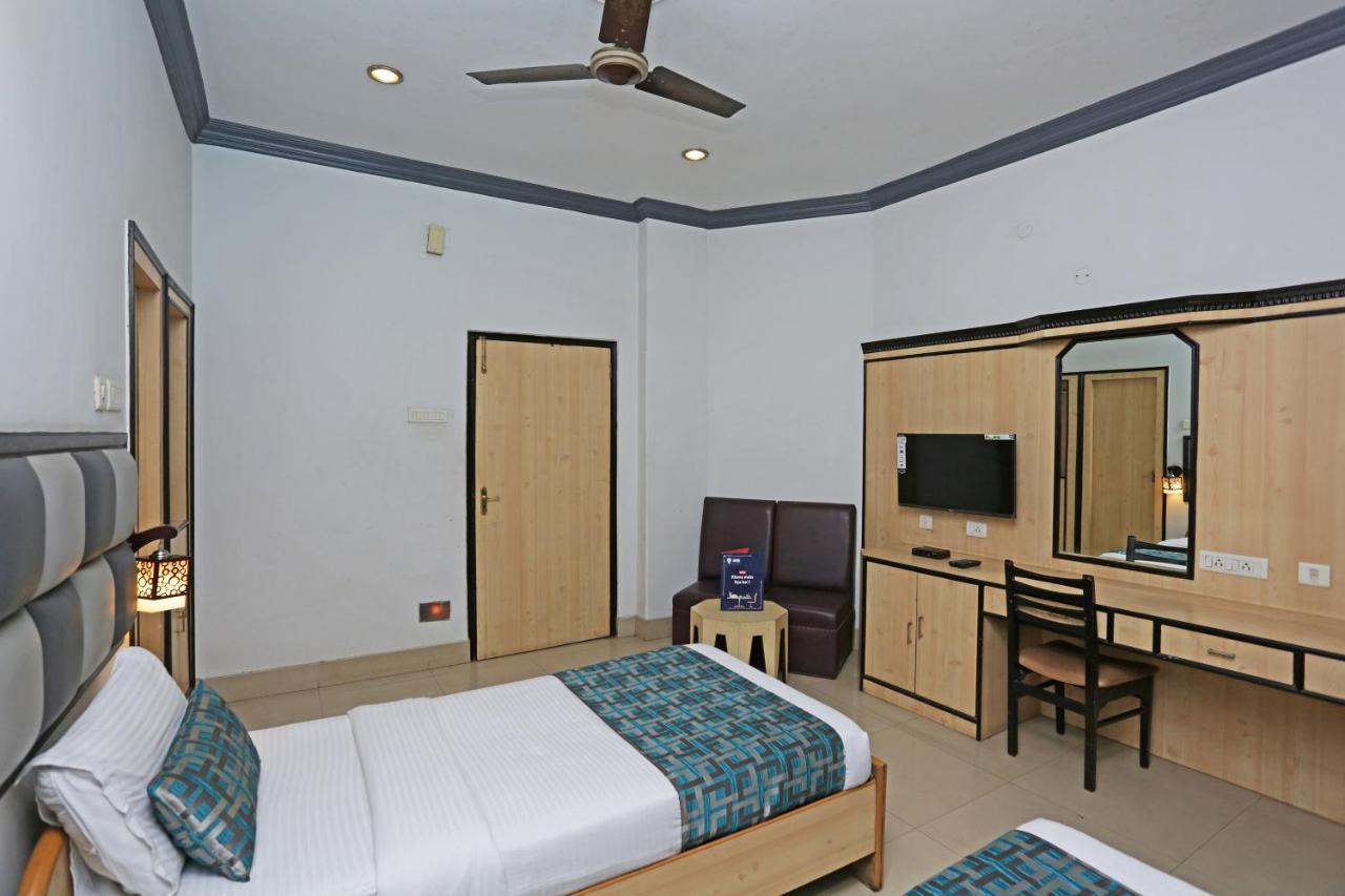 Homely Raj Calcutá Exterior foto
